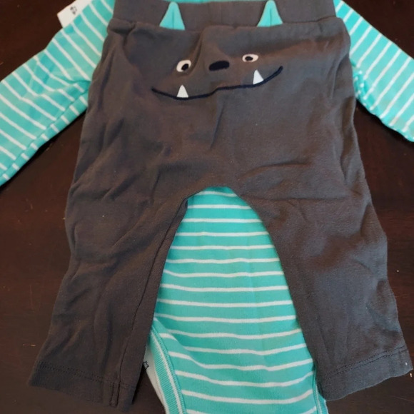 Carter's Baby 3-Piece Monster Little Character Set in Size 6M - Picture 8 of 9